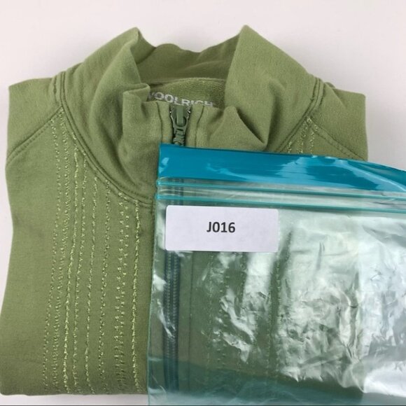 Woolrich Casual Outdoor Green Zippered  Sweater size Medium - Picture 11 of 11